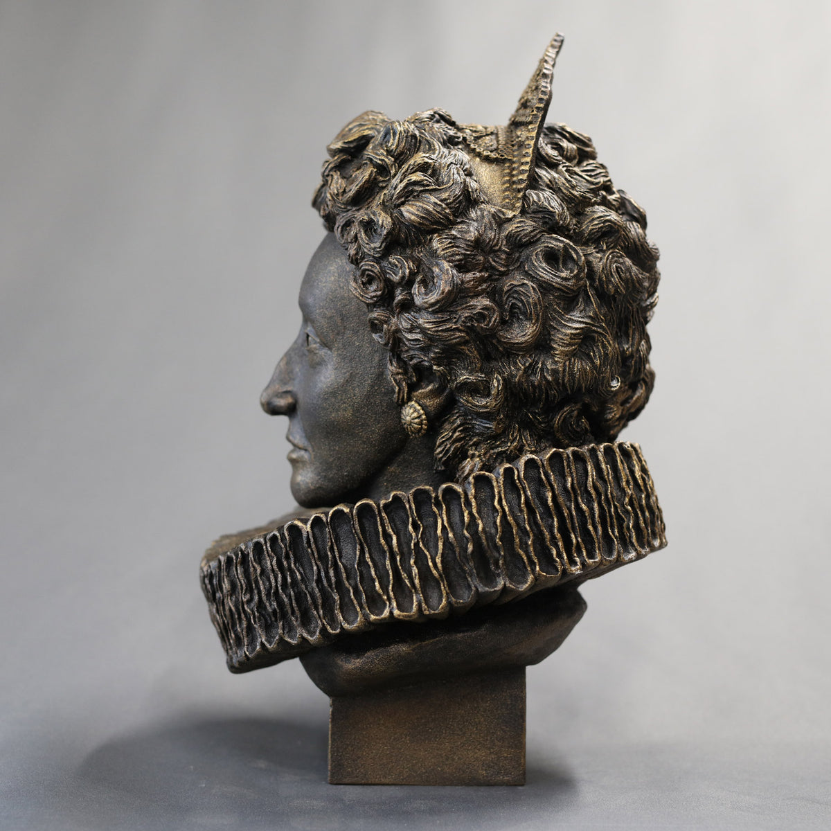 Queen Elizabeth I - Sculpture